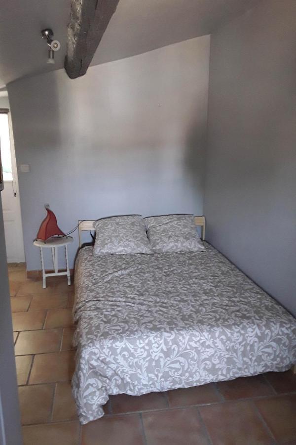 Studio Entre Cevennes Et Camargue Montfrin エクステリア 写真